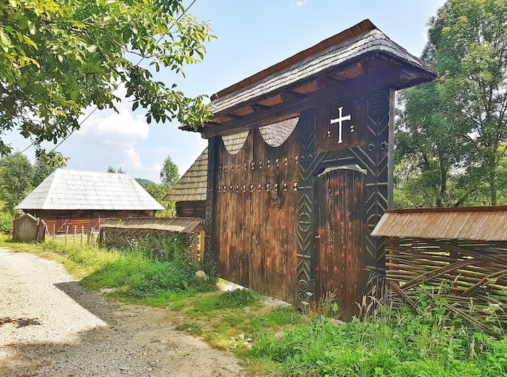 Rolul porții maramureșene în arhitectura locală