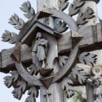 Semnificația simbolurilor sculptate pe porțile maramureșene