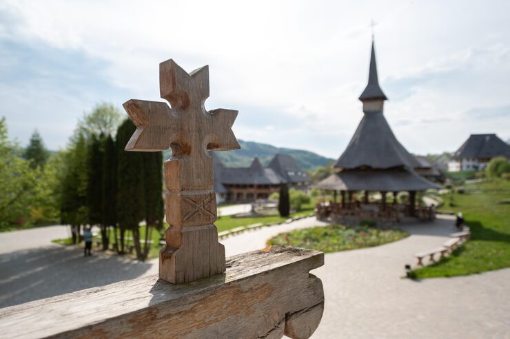 Cum contribuie arhitectura tradițională la identitatea unui sat maramureșean